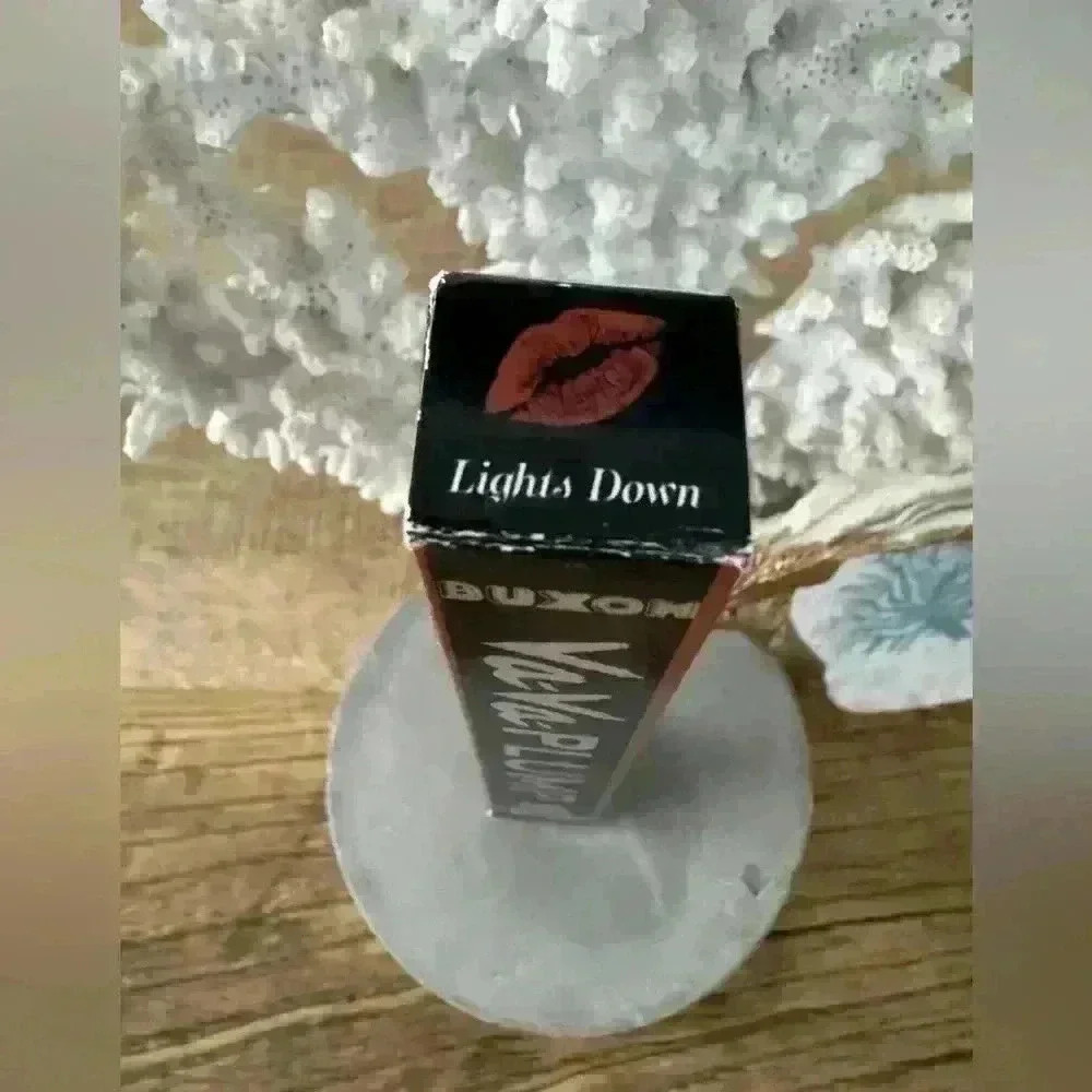 New Buxom Va-Va Plump Shiny Liquid Lipstick ~ Lights Down ~ NEW in Box! - Picture 8 of 8